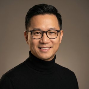 17c一起草影视总监陈锐明